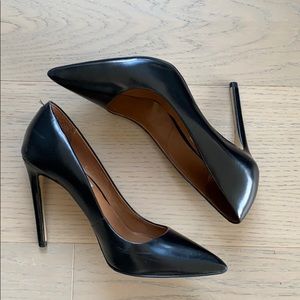 Steve Madden - Vala Black Patent Pump
